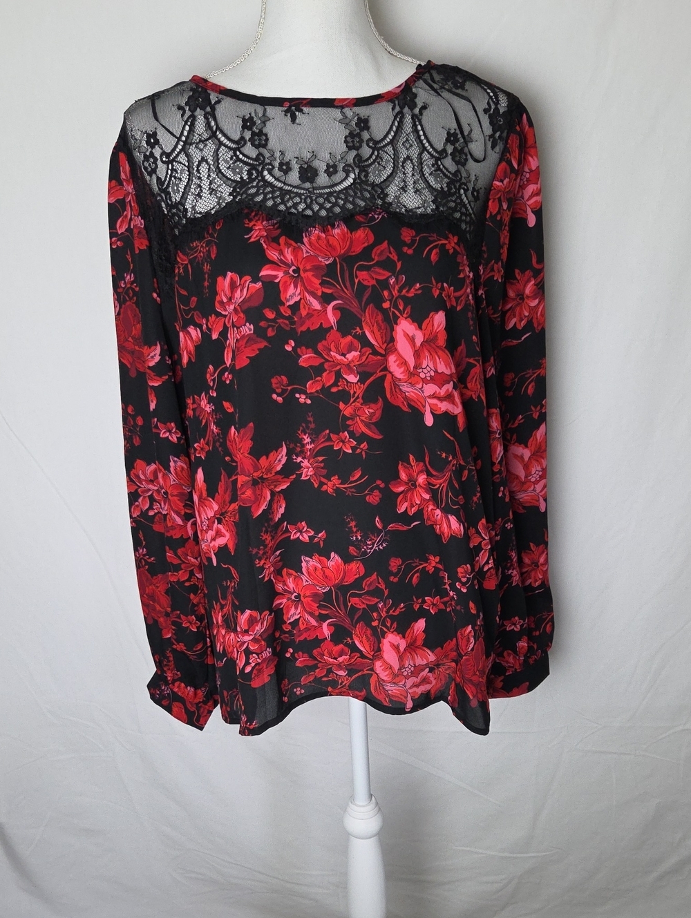 NWT Carmen Marc Valvo Women's Black Lace Blouse Red Floral Print Whimsigoth Lg - Picture 1 of 7